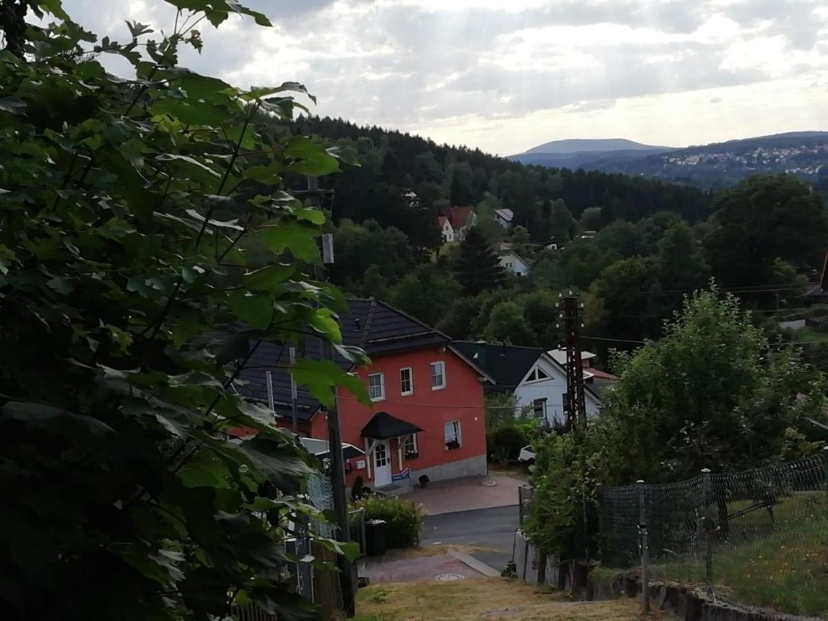 Ferienwohnung Fliederweg Suhl Bagian luar foto